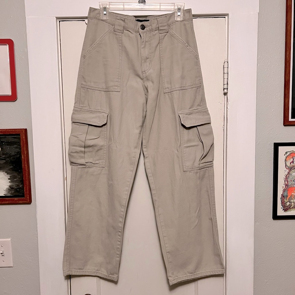 Aeropostale Cargo Pants in Light Tan - Medium